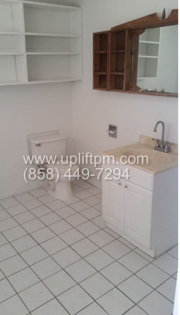 Photo - 102 N Ramona St