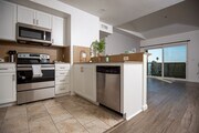 Photo - Cahuenga Place - 3400 Cahuenga Blvd West Apartments