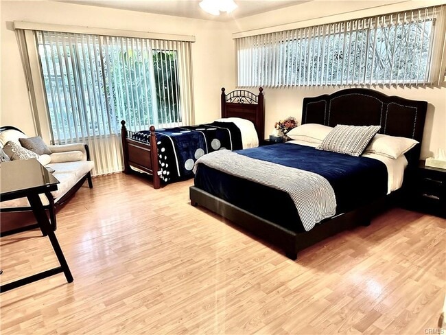 Photo - 19821 Henshaw St