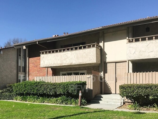 Photo - 31569 Lindero Canyon Rd House