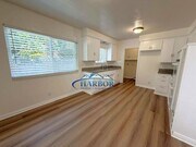 Photo - 943 W 13th St