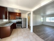 Photo - 4327 McClintock St