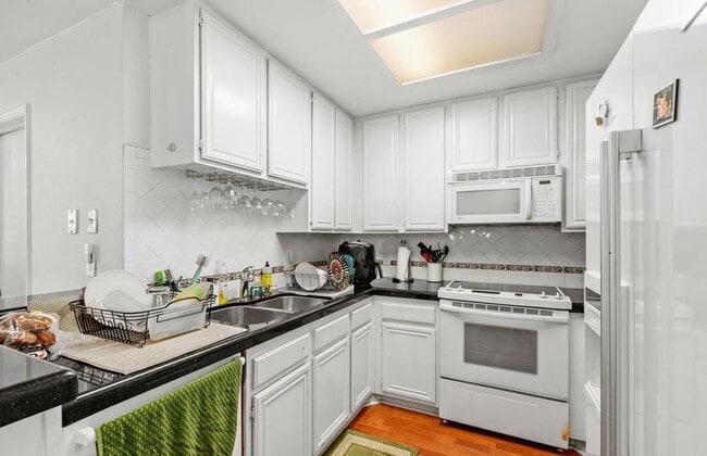 Photo - 850 State St