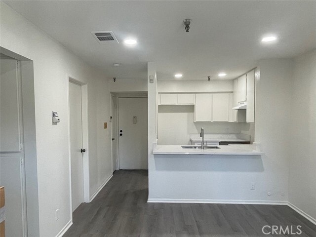 Building Photo - 3830 Avenida Del Presidente Unit 16