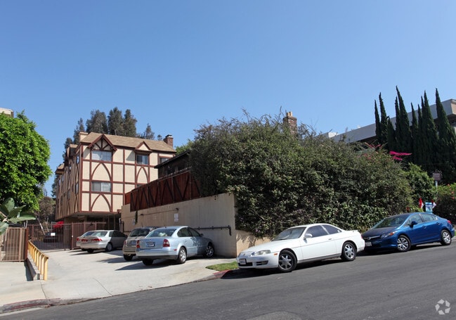 Primary Photo - 11511 Rochester Ave Apartments