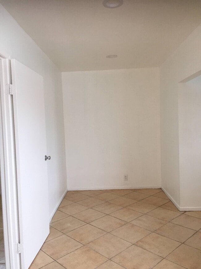 Photo - 640 N Fuller Ave Unit Guest House