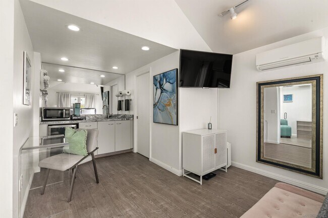 Photo - 1264.5 Prospect St