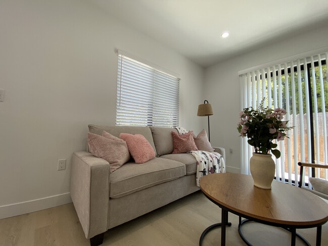 Photo - 1922 11th St Unit 2B2B