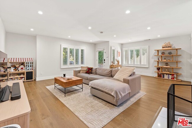 Photo - 11642 Acama St