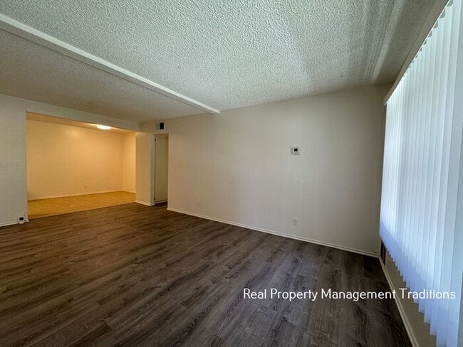 Photo - 3 + 2 Condo West Lancaster