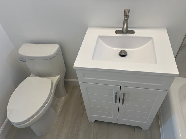 Photo - 18139 Roscoe Blvd