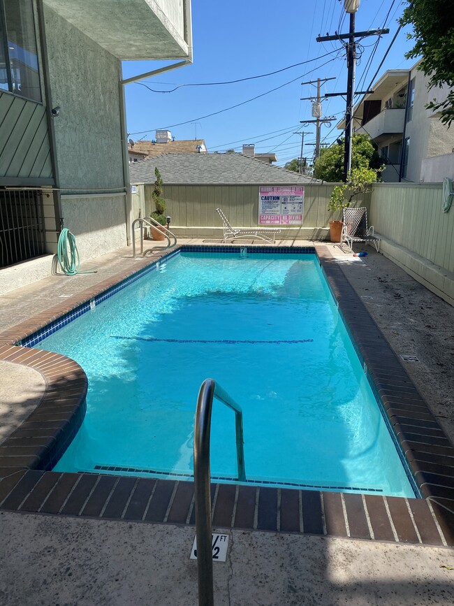 Photo - 1821 Thayer Ave