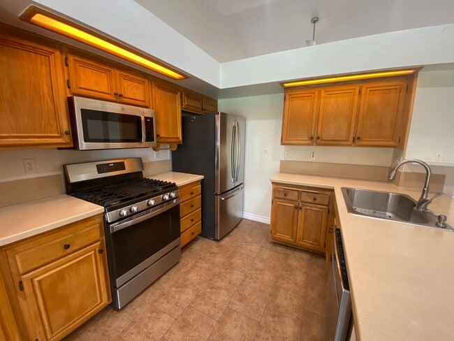 Photo - West Lancaster 4 Bedroom !