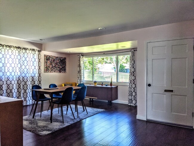 Photo - 6532 Gross Ave