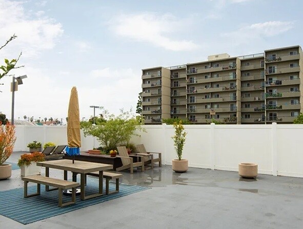 Picnic area - 1440 23rd St Unit 314