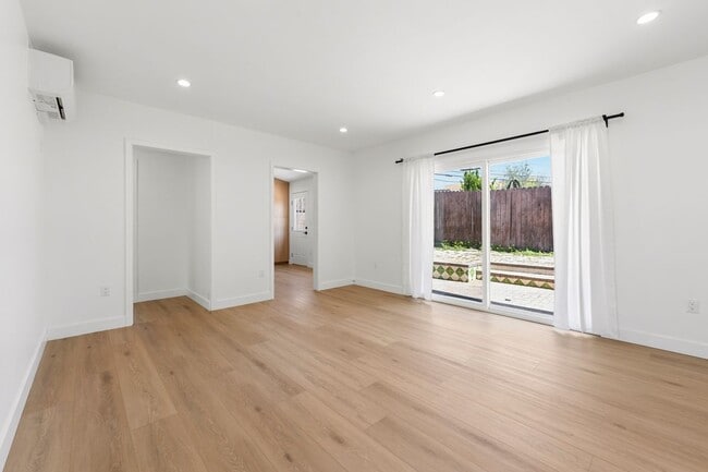 Photo - 2817 Sycamore Ave