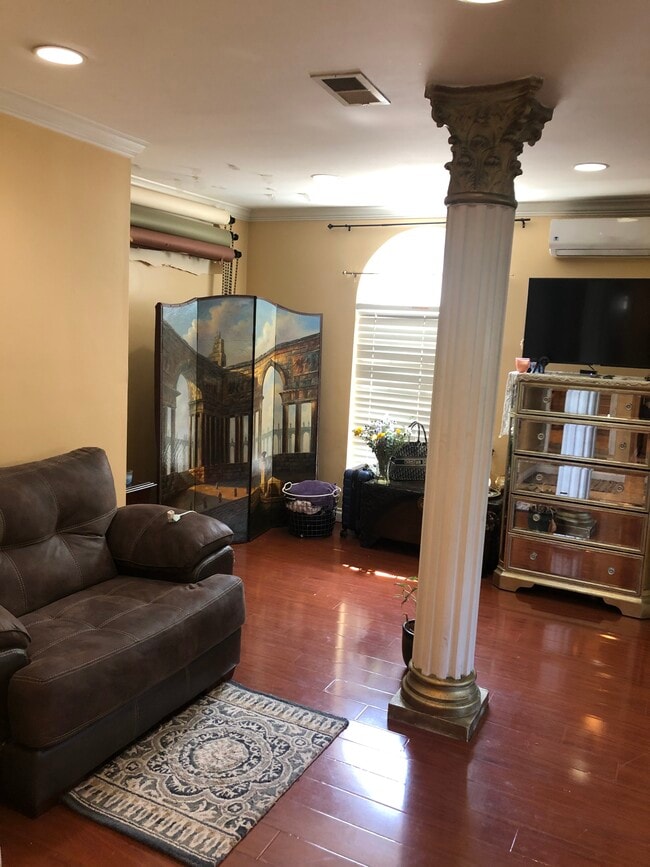 Building Photo - 9214 Yolanda Ave Rental