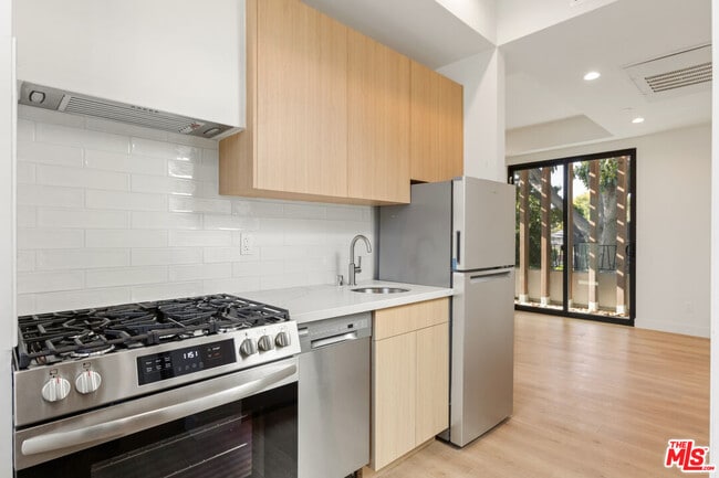 Building Photo - 2847 Marsh St Unit D