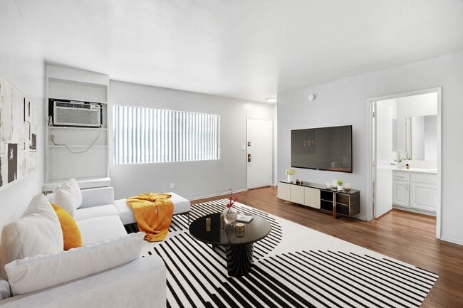 Photo - Sherman Plaza Apartments