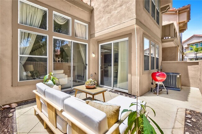 Photo - 73 Cartier Aisle