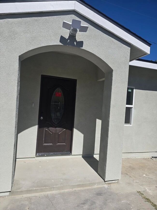 Photo - Hawthorne Unit A