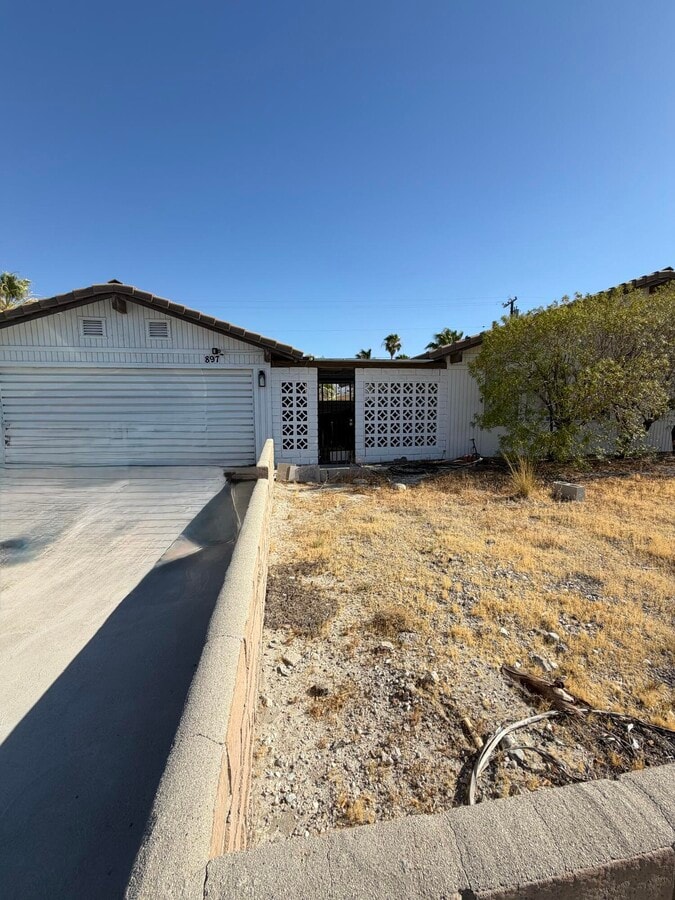 Photo - 897 E Racquet Club Rd