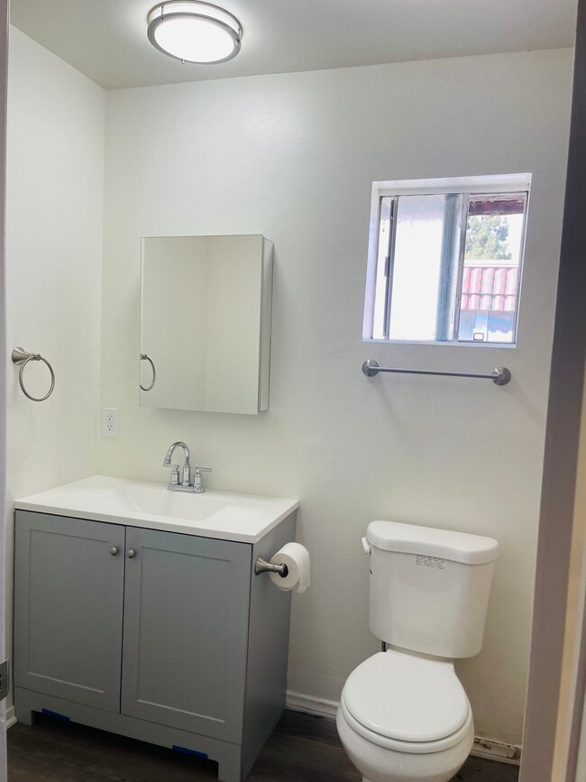 Photo - 6442 Rostrata Ave