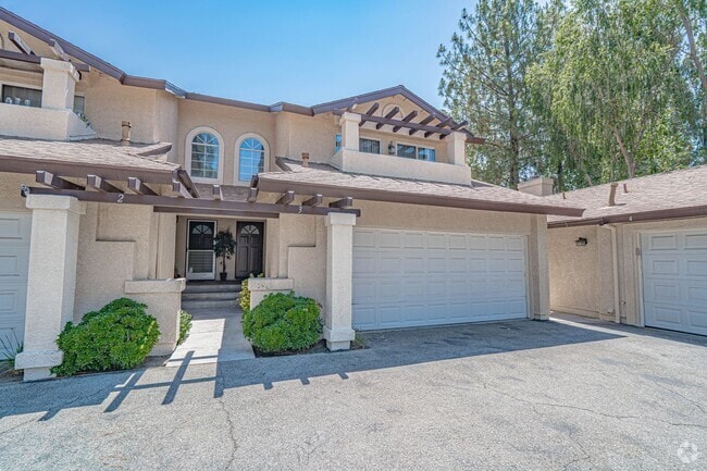 Building Photo - Mountain View Courtyards 3 Bedroom for Ren... Rental