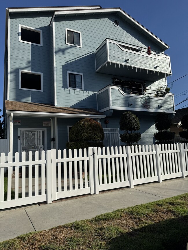 Building Photo - 580 Nebraska Ave Unit 3