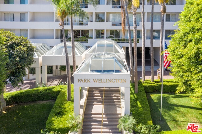 Photo - 1131 Alta Loma Rd Condo Unit 602