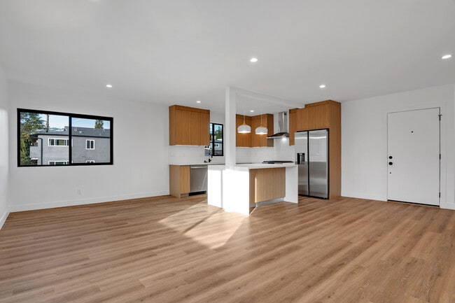 Photo - 950 Havenhurst Dr Apartments