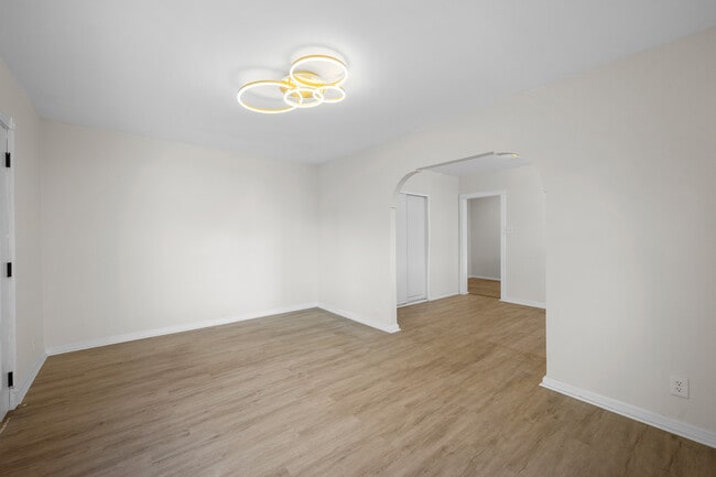 Photo - 325 Lafayette St