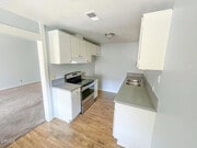 Photo - 951 Warwick Ave Unit E4