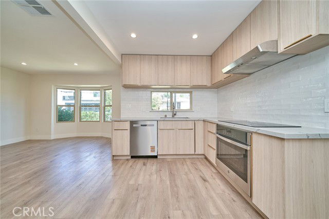 Photo - 2938 Mary St