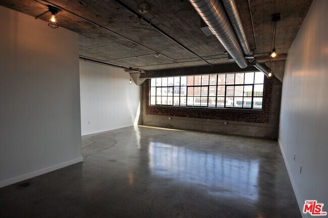 Photo - 691 Mill St Unit 303