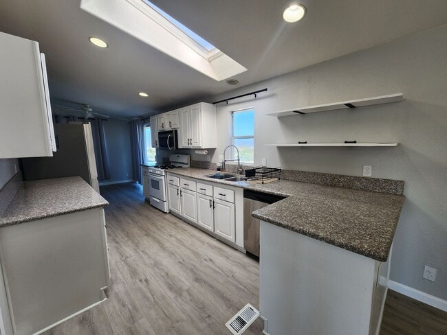 Photo - Large 3 Bedroom in Hansen Track