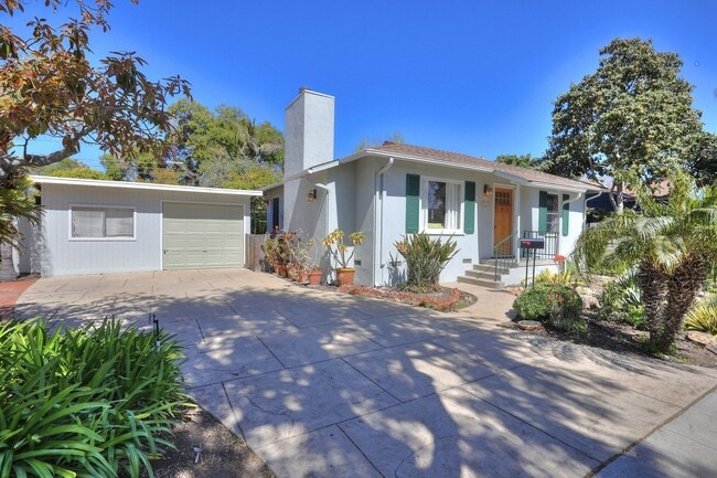 Photo - 802 Kentia Ave