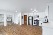 Photo - 2236 S Burnside Ave Unit 2236.5