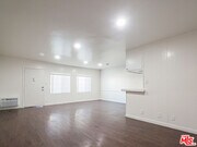 Photo - 453 N Kingsley Dr Unit 4