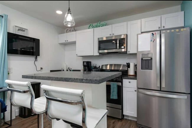 Photo - 3979 Ingraham St