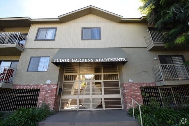 Building Photo - 15128 Burbank Blvd Unit 28-112 Rental