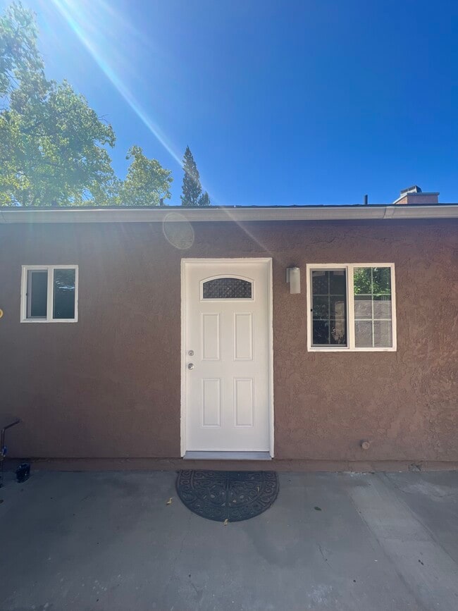 Photo - 413 N Macneil St Unit Studio