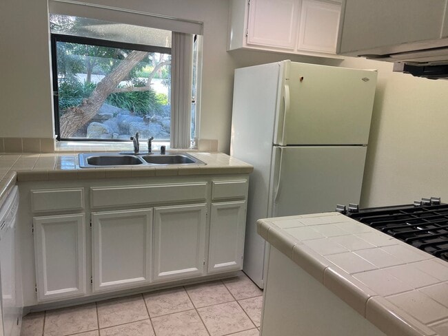Photo - Adorable 1 bed 1 bath Apartment in Agoura Hills! Unit A