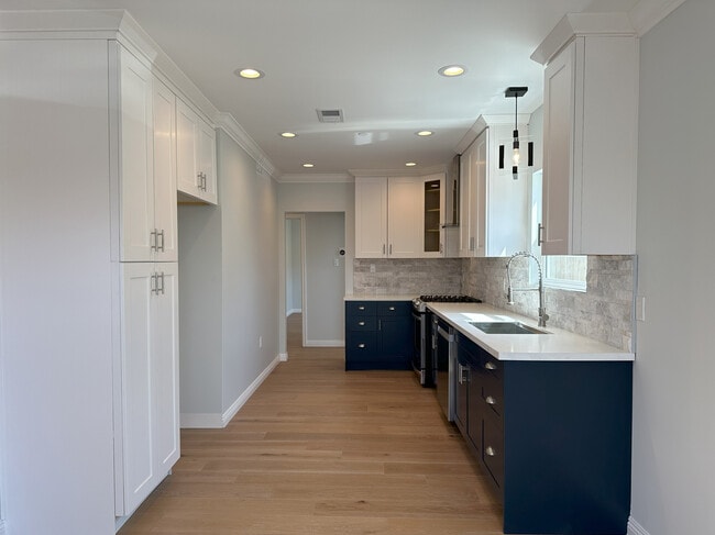 Kitchen - 513 Archwood Pl Unit 1