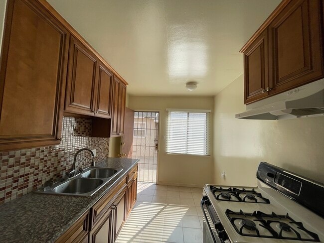 Photo - 520 N 4th St Unit 4