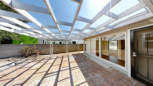 5BD/3BA on Tipton!! Great Backyard w Patio!! - 5BD/3BA on Tipton!! Great Backyard w Patio!!