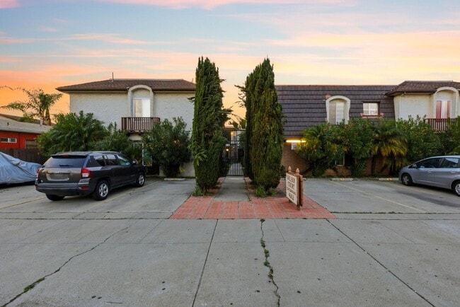 Photo - 4262 Wilson Ave