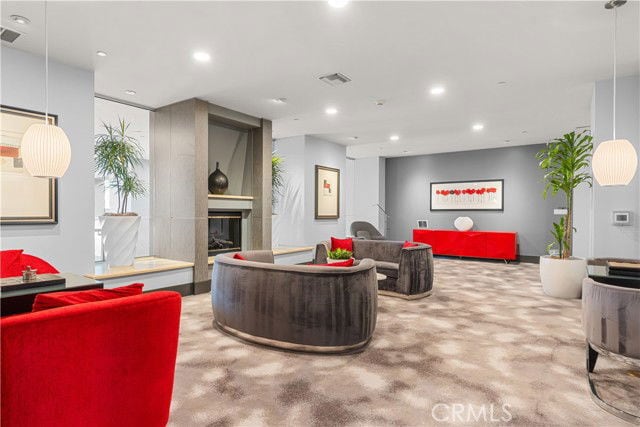 Building Photo - 400 W Ocean Blvd