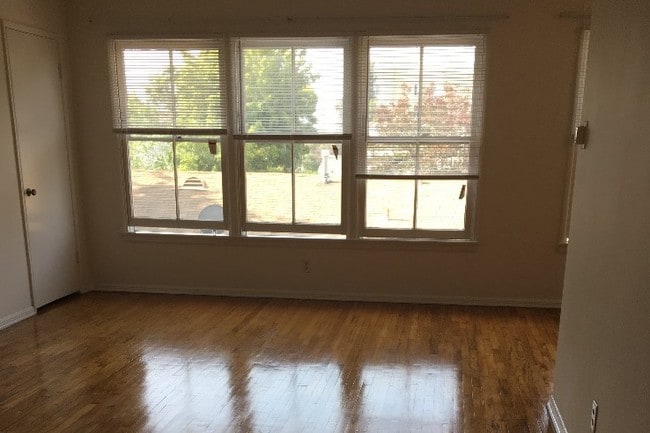 front room - 1851 N Mariposa Ave Unit 2