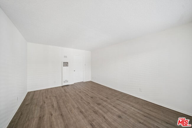 Photo - 7209 Willoughby Ave Unit 2